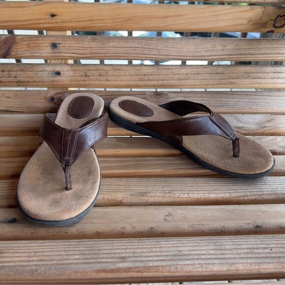 b.o.c. Brown Leather Thong Sandals – Women’s Size 7.5 - Picture 5 of 11